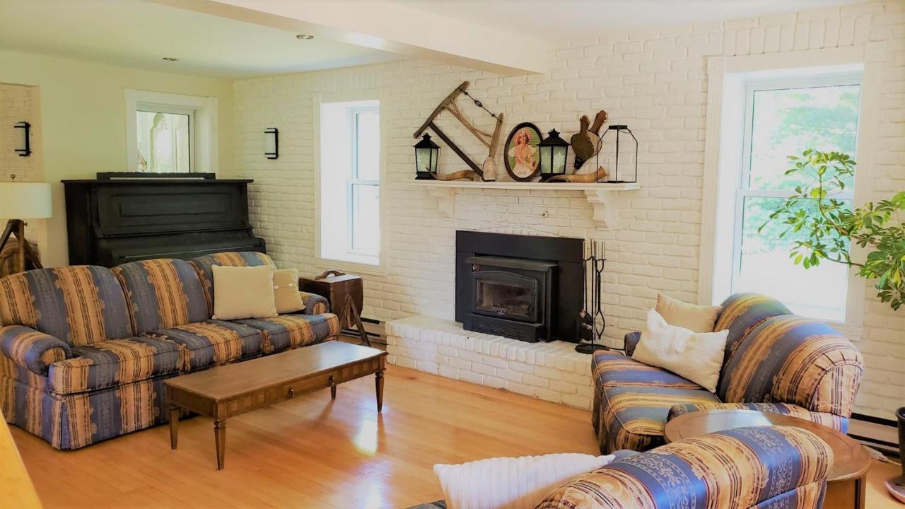 Auberge Du Vignoble Bromont Eksteriør bilde