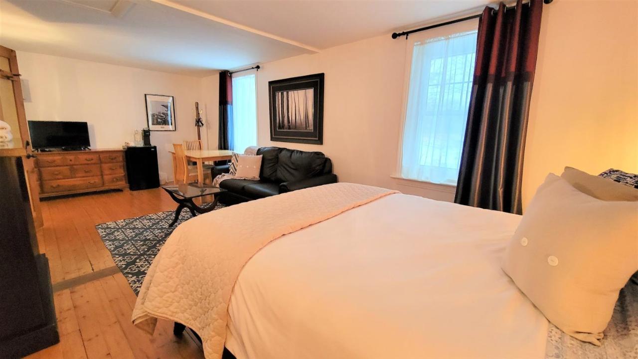 Auberge Du Vignoble Bromont Eksteriør bilde